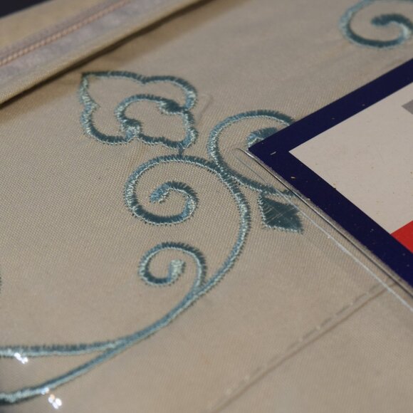 NEW Huntington Home Embroidered Microfiber 4 Piece Bed Sheet Set King Beige Aldi - Picture 6 of 7